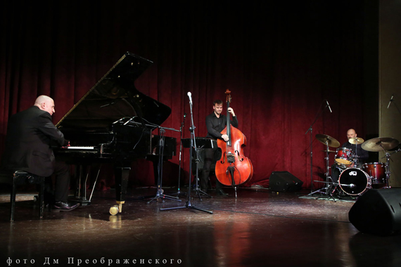 «Jazz объединяет континенты». Концерт Jon Davis Trio