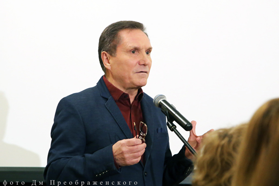 Телеведущий Александр Мягченков