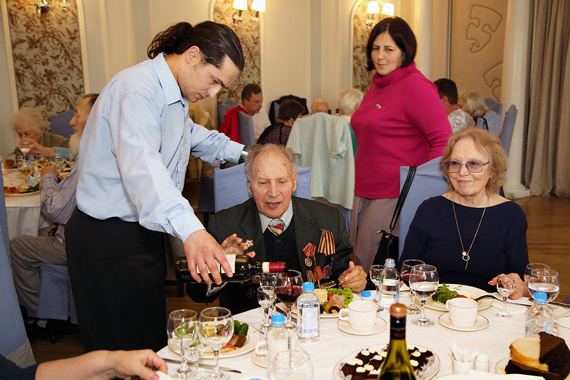 Встреча ветеранов войны, ветеранов сцены