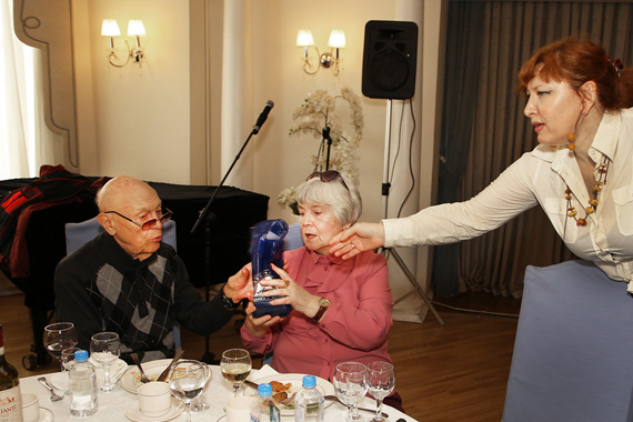 Встреча ветеранов войны, ветеранов сцены