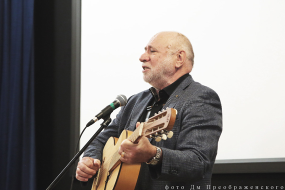 Анна Родионова представляет свою книгу «Карнавал»