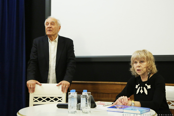 Анна Родионова представляет свою книгу «Карнавал»