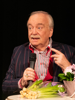 «Хозяйка кабаре — Судьба!»