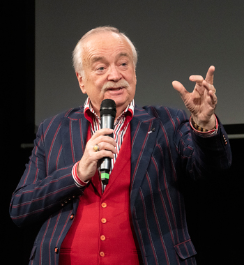 «Хозяйка кабаре — Судьба!»