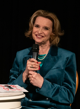 «Хозяйка кабаре — Судьба!»