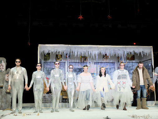 Спектакль по пьесе М. Малухиной «Полярная болезнь»