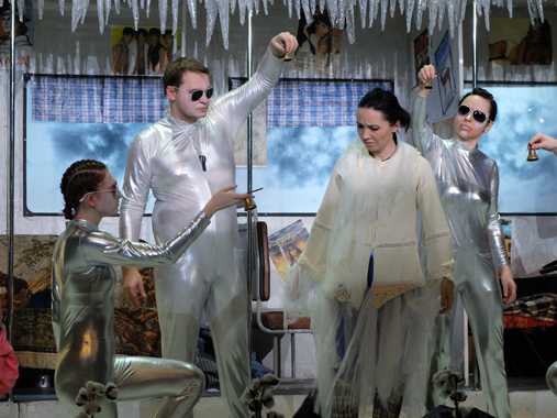 Спектакль по пьесе М. Малухиной «Полярная болезнь»