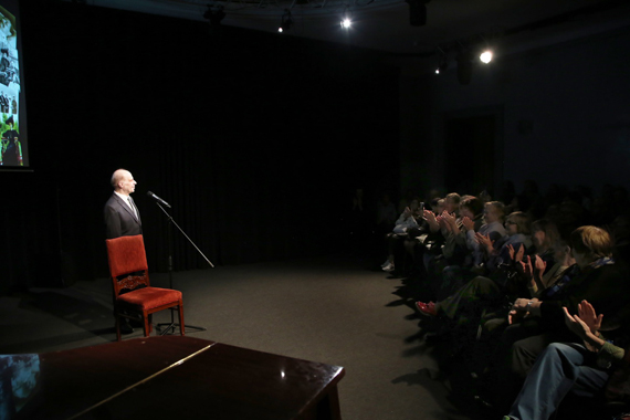 Максим Горький «Детство»<br/>Исполняет н.а.РФ Авангард Леонтьев