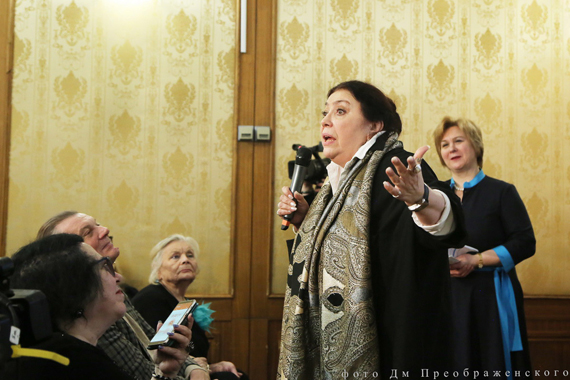 «Излучающая свет. Вера Васильева»