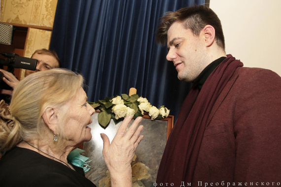 «Излучающая свет. Вера Васильева»