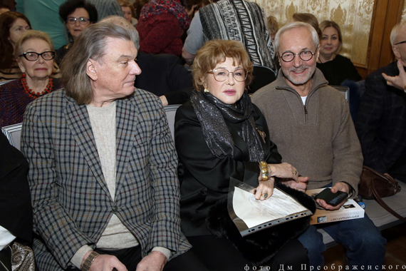 «Излучающая свет. Вера Васильева»