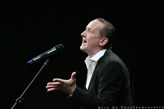 Народный артист РФ Денис Суханов