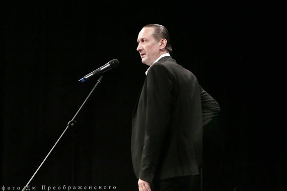 Народный артист РФ Денис Суханов