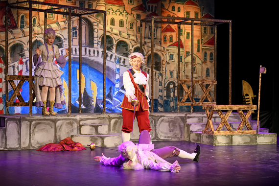 Спектакль по пьесе Карло Гольдони «Труффальдино» 