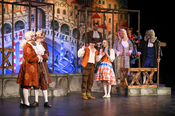 Спектакль по пьесе Карло Гольдони «Труффальдино» 