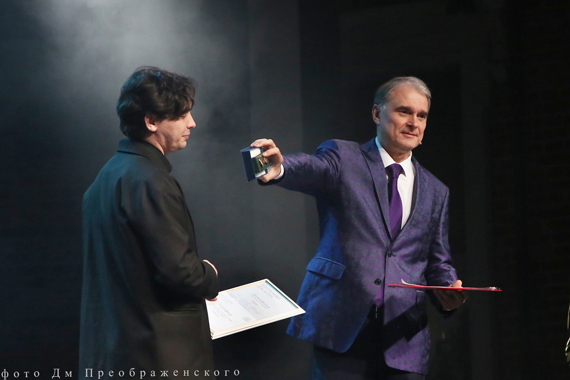 Артур Матусов, лауреат 3 премии, исполнил «Снегопад» Давида Самойлова