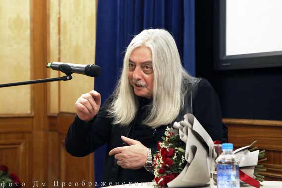 «Театр может менять людей»