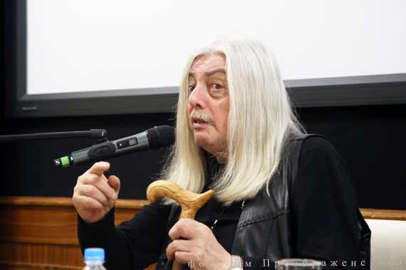 «Театр может менять людей»