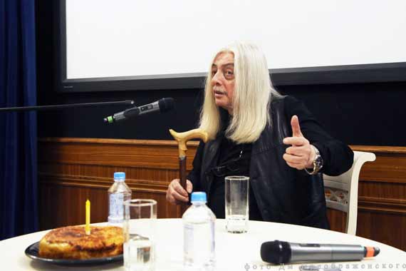 «Театр может менять людей»