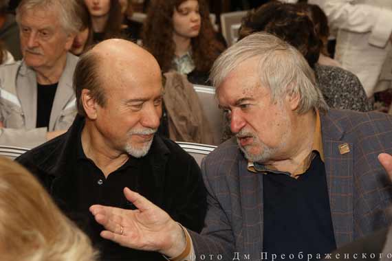 «Театр может менять людей»