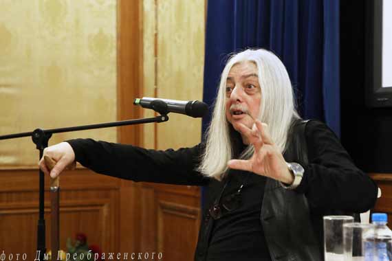 «Театр может менять людей»